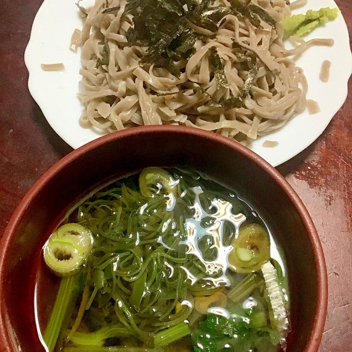 メカブとフキの田舎盛り蕎麦。